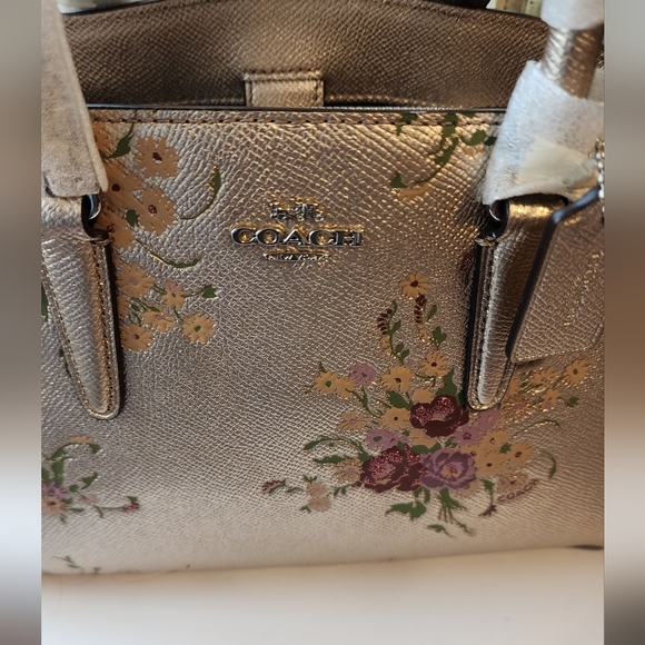 BNWT COACH CARRYALL - Picture 2 of 2